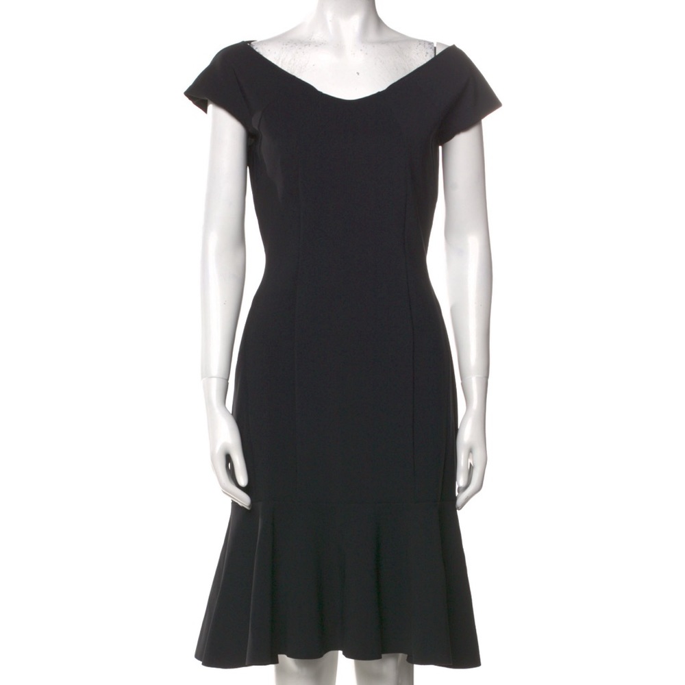Chiara Boni Black Bateau Neckline Knee-Length Dress